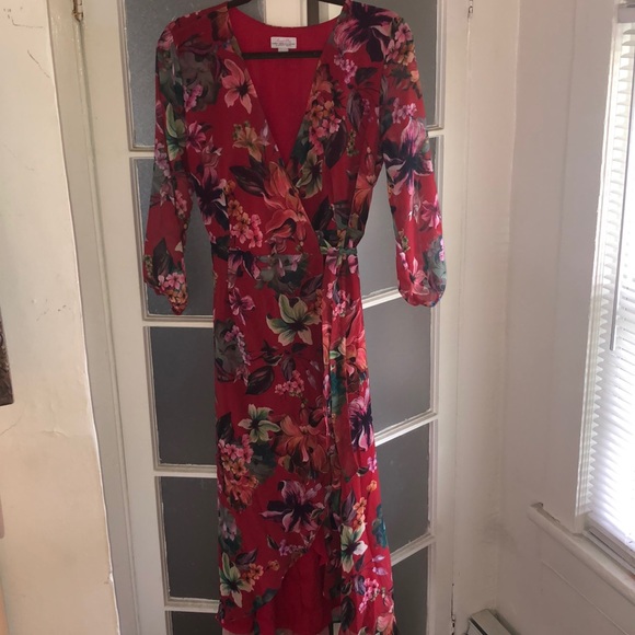 New York & Company Dresses & Skirts - Gorgeous Red Floral 🌹 Dress